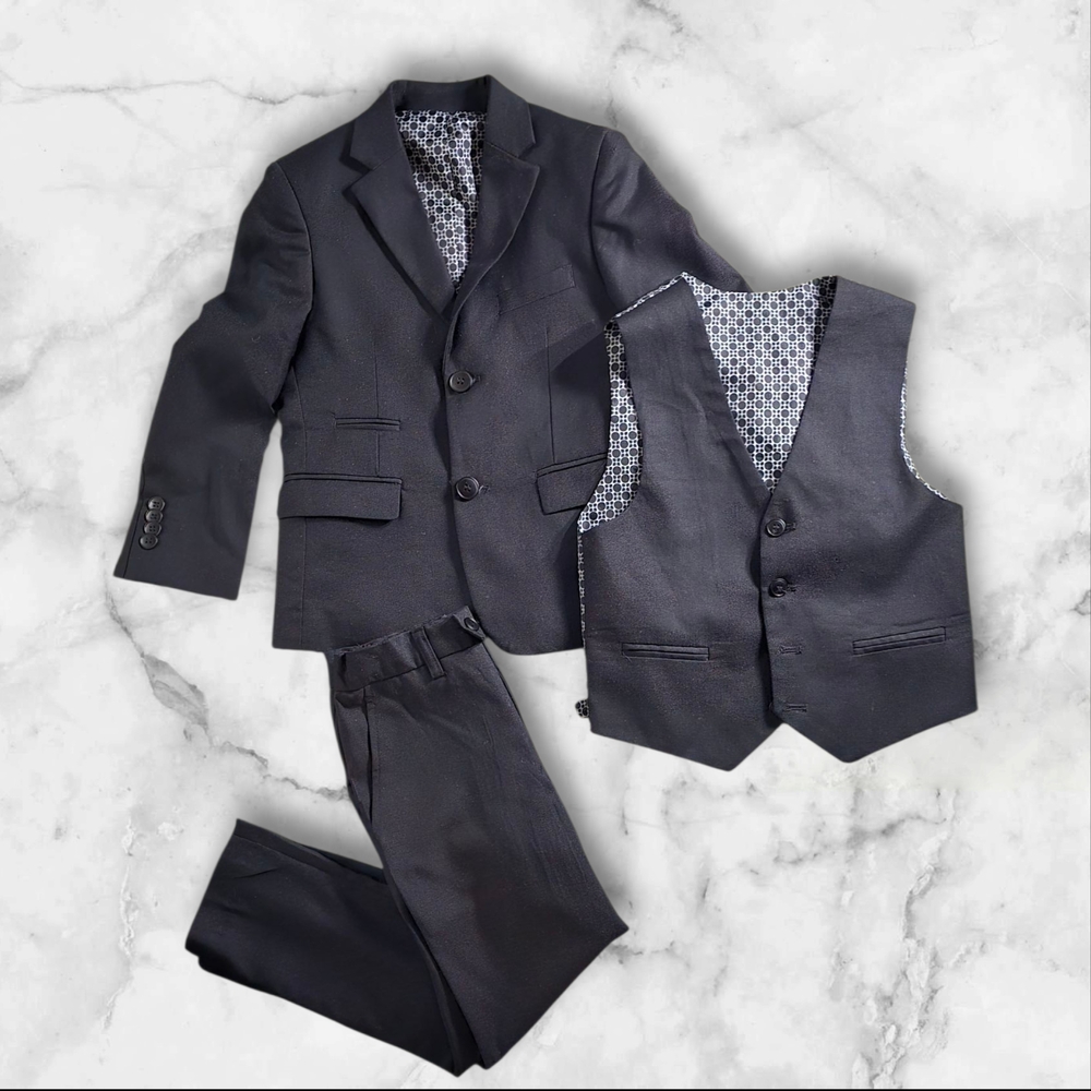 Isaac Mizrahi New York Size 5 Boys Black 3 Piece Suit Set